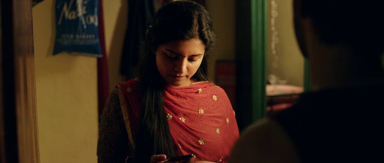 Sivappu-Manjal-Pachai-2019-WEBRip-Hindi-Tamil-720p-x264-AVC-HE-AAC-2-0-ESub-mkv-0001