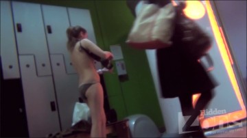 [Image: Voyeur1445141837.jpg]