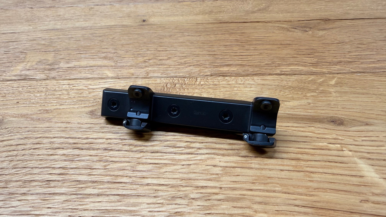 Blaser-Sattelmontage-fur-Zeiss-Schiene-1