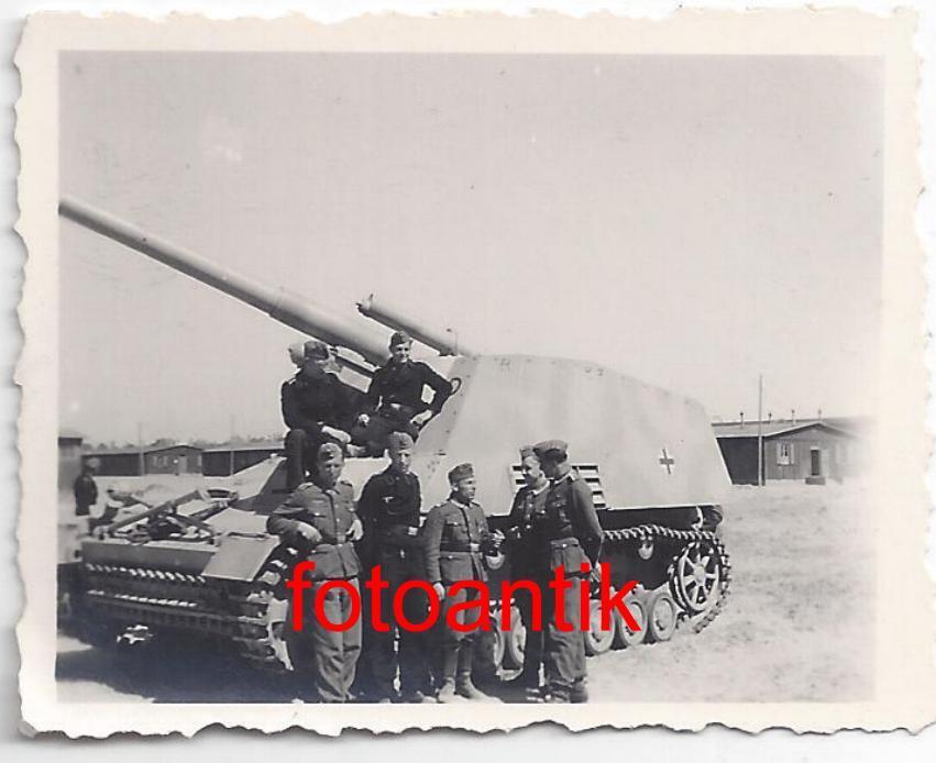 ,Panzer,Panzerjäger Abtl. 525, Nashorn, Hornisse mit Kennung, It