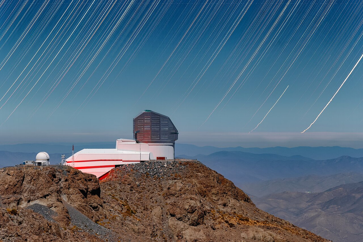20250624-star-trails-vera-rubin-observatory