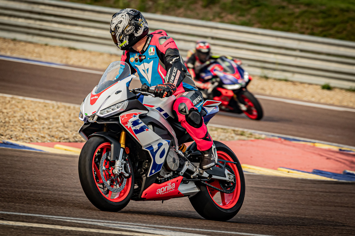 1648B421-D9E7-4D42-A0E5-88D5D11FA48A