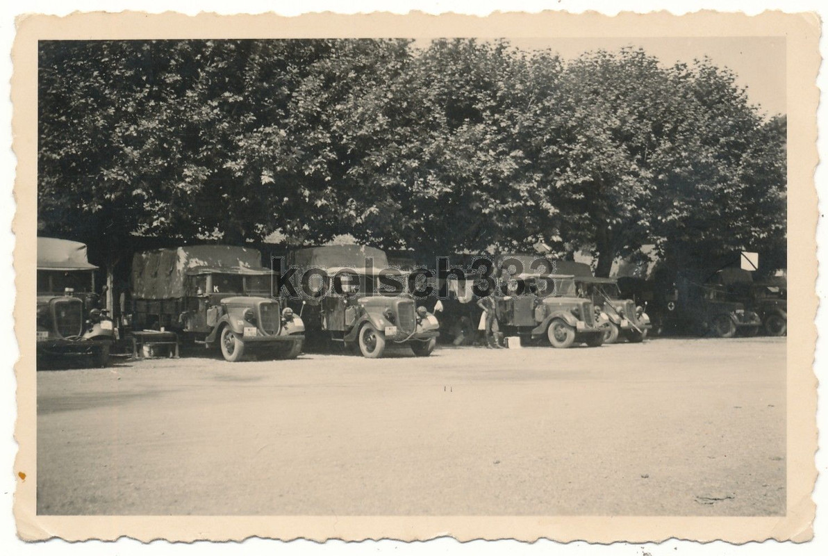 Foto Heeresgruppe Kleist Ford V8 Lastwagen Phäno