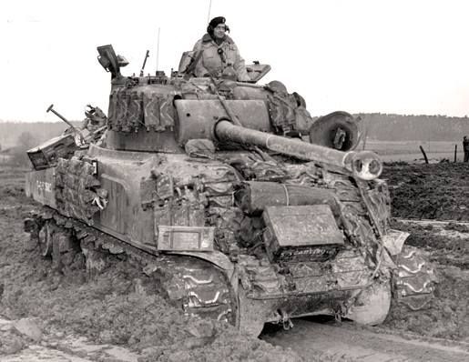 8ce8027700bb3e3e321997b41c415e19--british-tanks-british-army