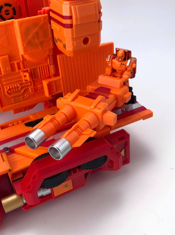MB-06D-Orange-Power-Baser-13