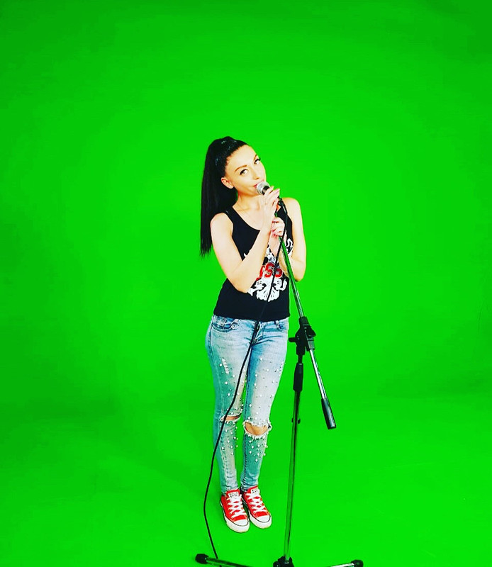 665F92B8-76F9-4D7E-8EA9-B6BA08DF1989