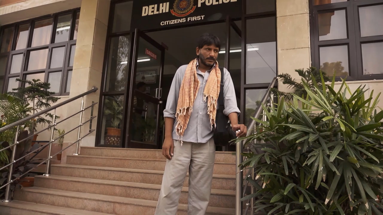 Siddharth 2013 WebRip [Hindi] 480p 720p ESub Screenshot