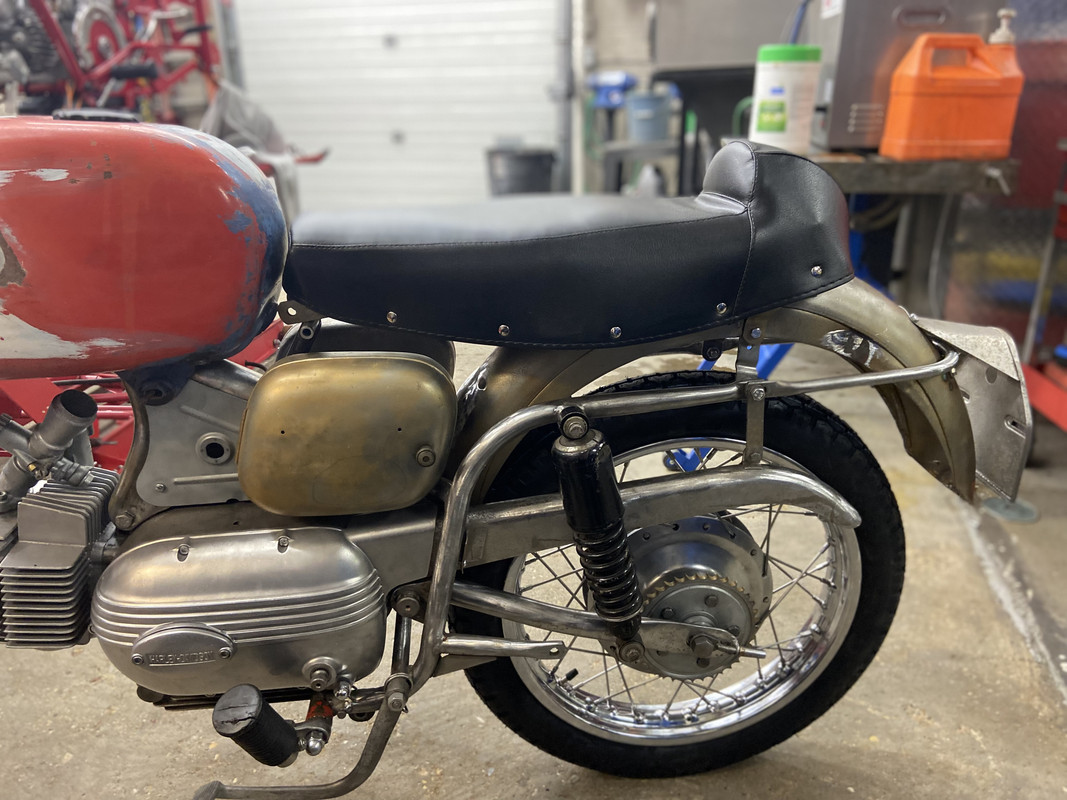 A9972B88-E1DB-4BD7-B9D3-31157212452A