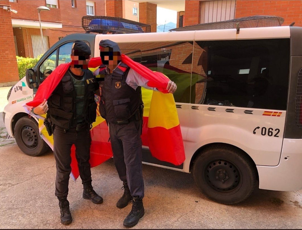 D0203D67-3E96-4DC1-B9FB-B1CC42C878EA