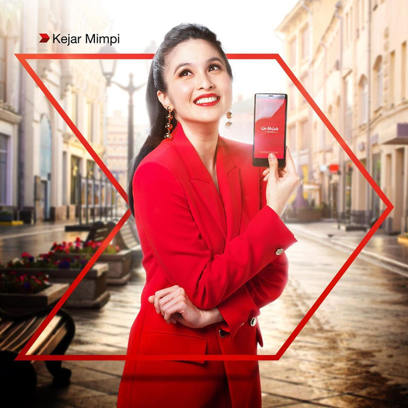 Sandra Dewi saat menjadi brand ambassador aplikasi Go Mobile dari CIMB