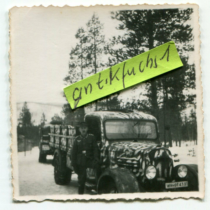Deutscher Militär-LKW mit tollem Winter-Tarnanstrich 1944