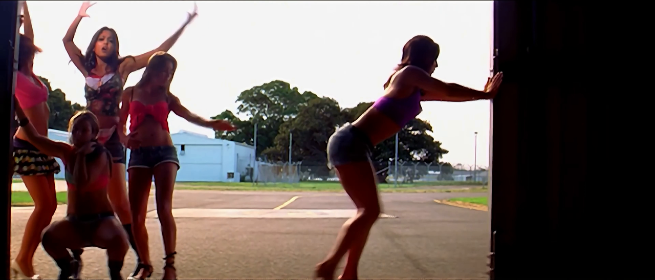 Anushka Shetty Title 4K Song from Okka Magadu2025-04-24 18-37-25-045-217