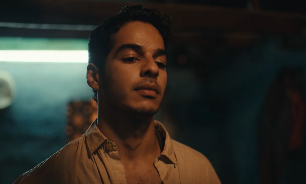 Homebound 2025 WebRip [Hindi] 480p 720p ESub Screenshot