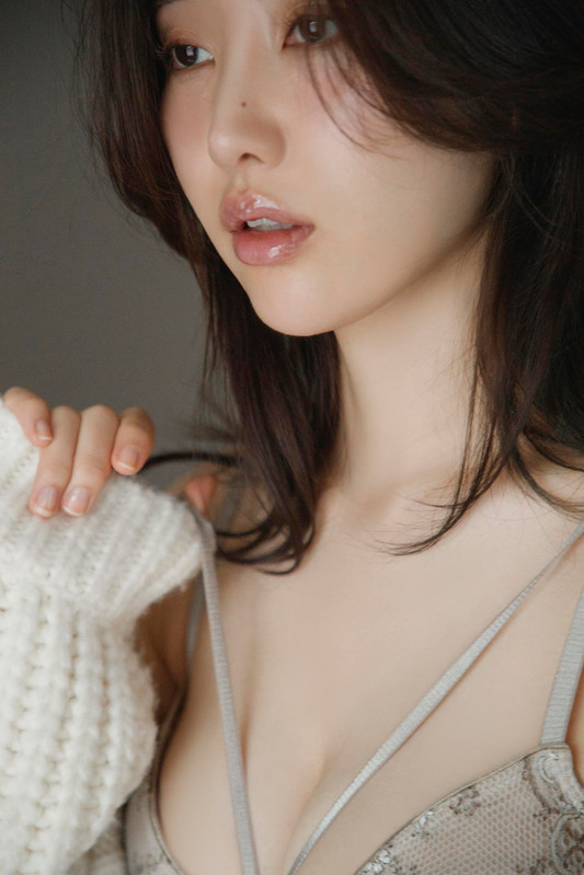 Japanese Idol Kanon Shizaki Kabone digital photo book re unplugged Miss KON com 032