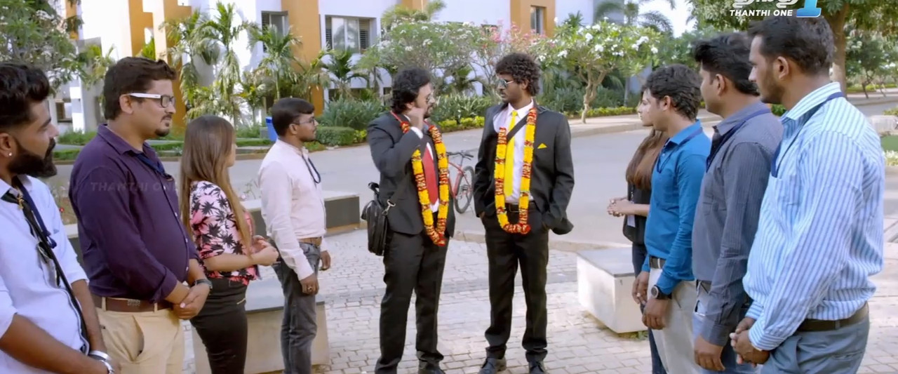 Bill Gates 2020 WebRip [Tamil] 480p, 720p Screenshot