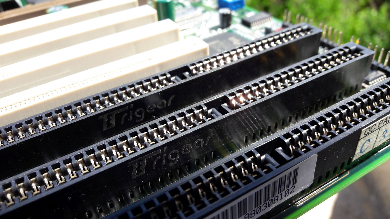 EPOX-EP-61LXA-M-P2-233-61