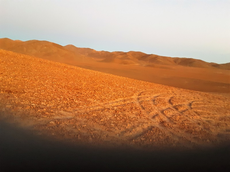 Chasse aux météorites dans le désert de l'Atacama Atacama-200