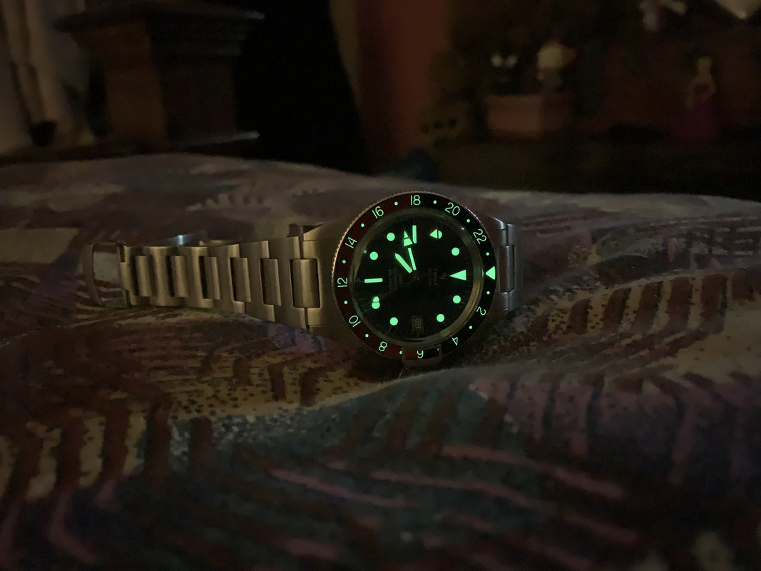 B5E4AEC7-5466-407D-9E3E-5CE5658867BC