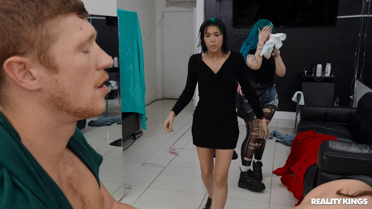 Mandy Waters - Horny Hairdresser Seduces Boyfriend - REALITYKINGS.mp4.0025
