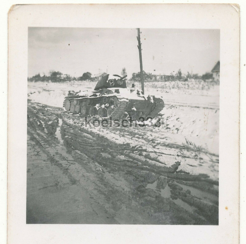 Foto russischer KW-I Panzer abgeschossen am Straßenrand ! Tank W