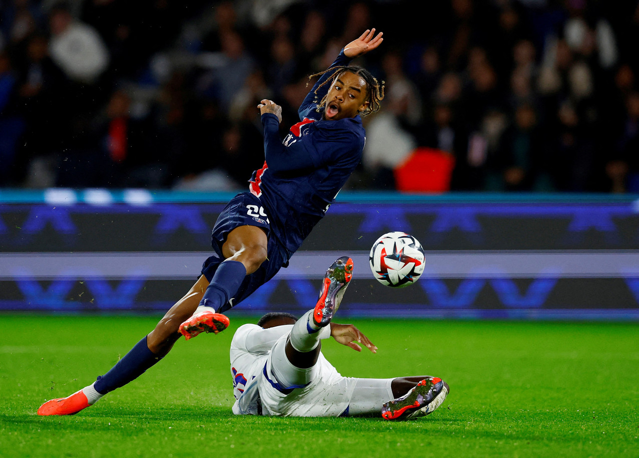 Strasbourg vs PSG, 02h45 ngày 02/02