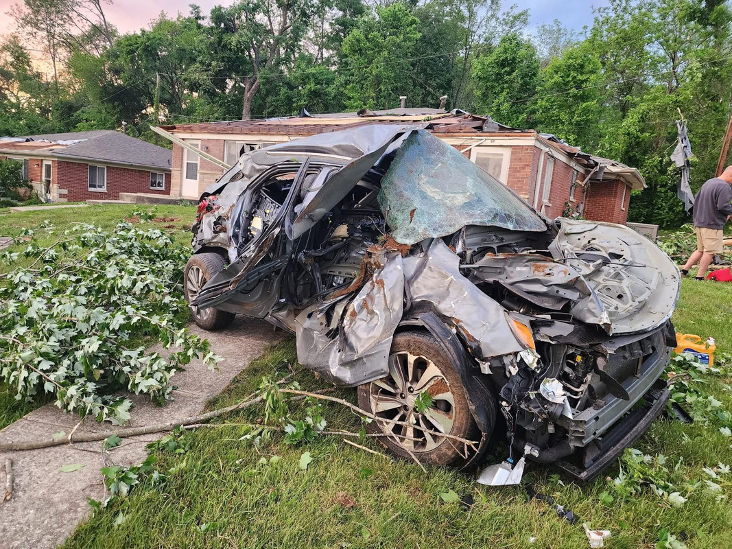 Cars-thrown-by-a-tornado-in-Bloomington-IN-inwx.jpg
