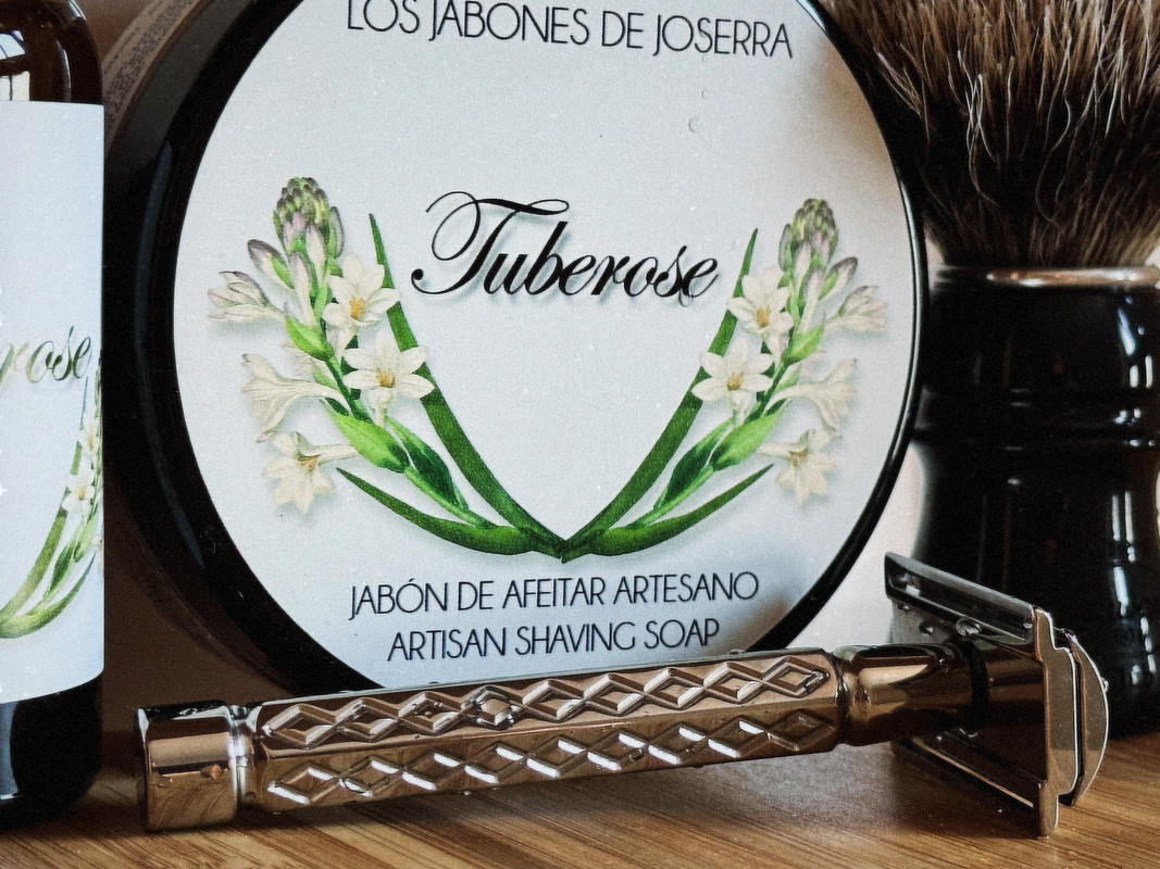 95FD099B-CB0F-4FA7-BBA3-8C455830E55D