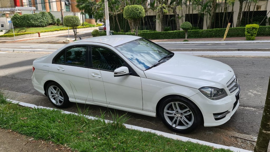 W204 C200 Sport Turbo - 2014/2014 - R$ 87.500,00 A2015bce-2c14-49de-8235-a7513f416d43