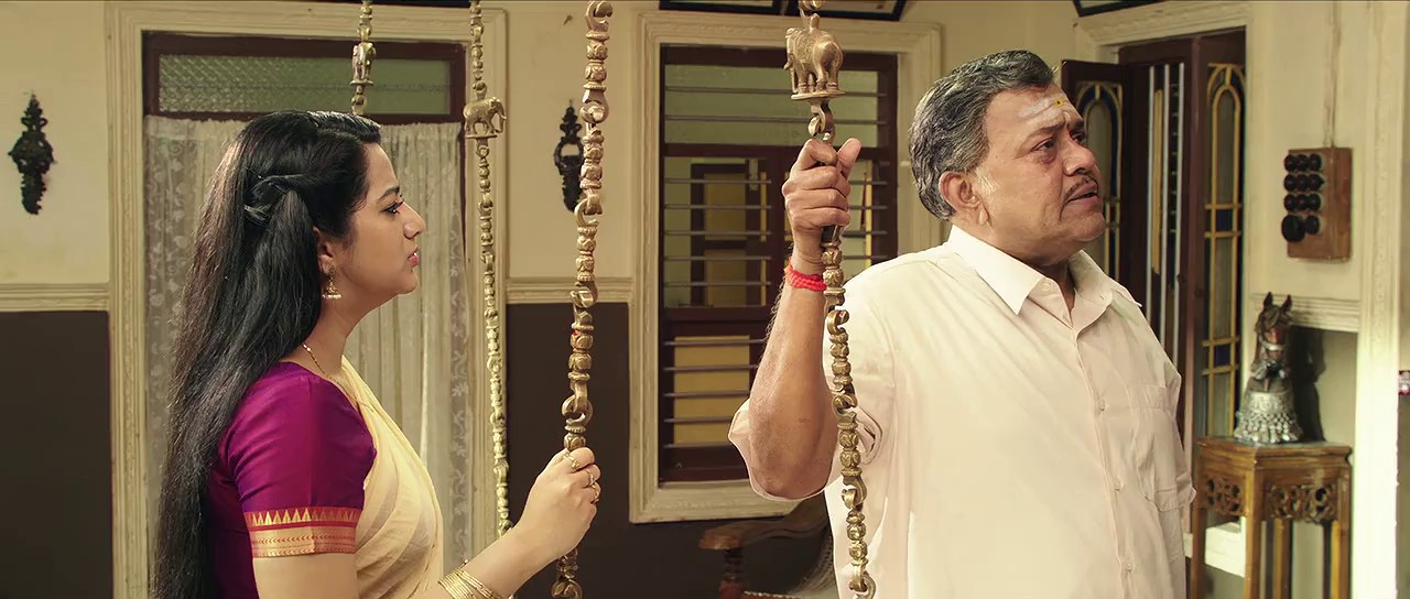 Kanchana-Returns-Shivalinga-2017-Hindi-Web-Rip-720p-x264-AVC-AAC-2ch-mkv-0002
