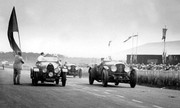 24 HEURES DU MANS YEAR BY YEAR PART ONE 1923-1969 - Page 10 30lm25-Bugatti-T40-MMareuse-OSiko-3