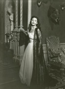 Yvonne-De-Carlo-c71