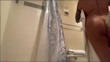 [Image: Voyeur46945125411.jpg]