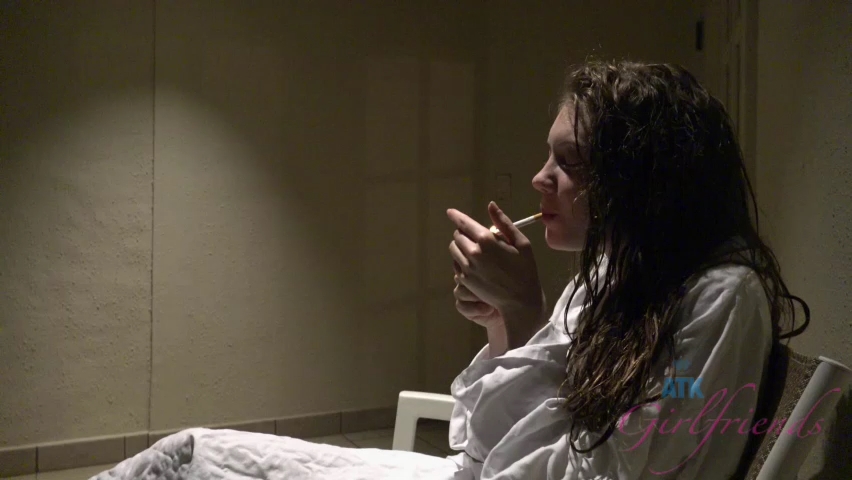 EKoshka - ATKG!rlfr!3nd$ - 100617 SD.mp4_snapshot_00.24.023