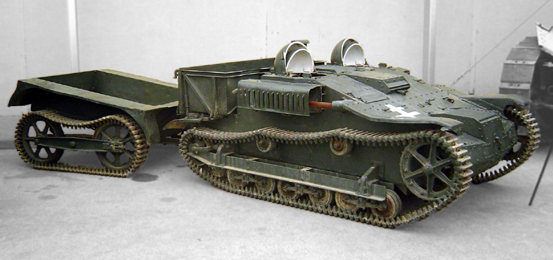 Una tanqueta Renault UE2 con remolque Renault UK en el Musée des Blindés de Saumur. Sus guardafangos curvados la describen como una Modèle 37, sus piezas internas son las de un vehículo de producción tardía