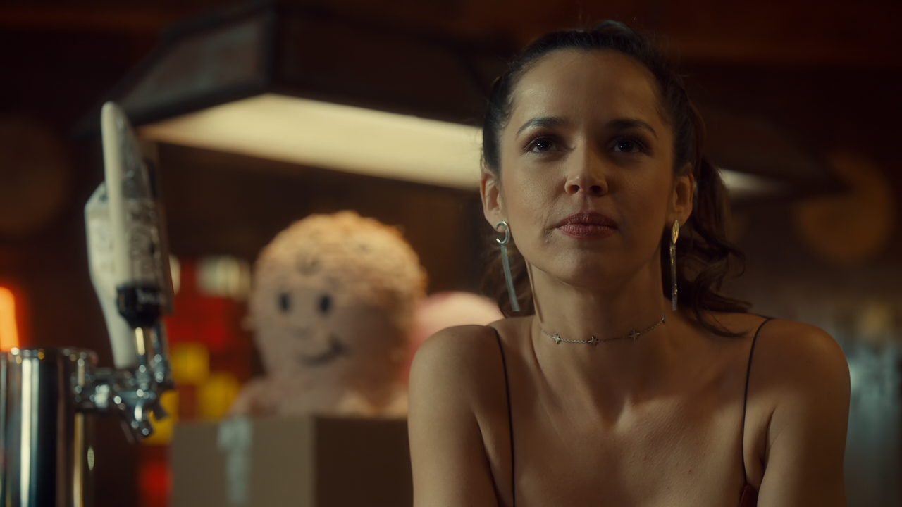 Wynonna.Earp.S02E09.Forever.Mine.Nevermind.1080p.10bit.BluRay.AAC5.1.HEVC-Vyndros.mkv_snapshot_07.14