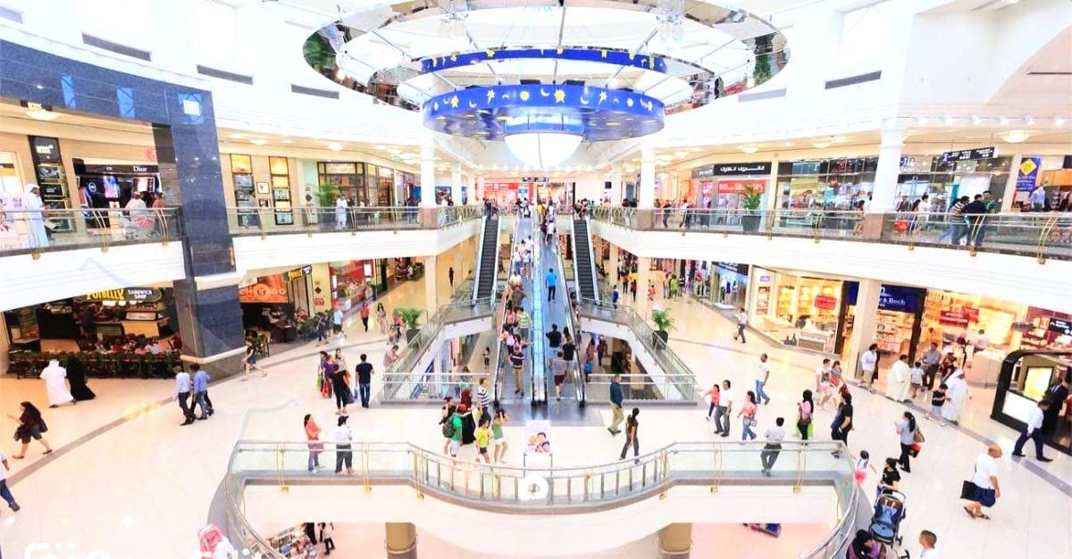 lively scene inside Dubai City Centre Deira mall