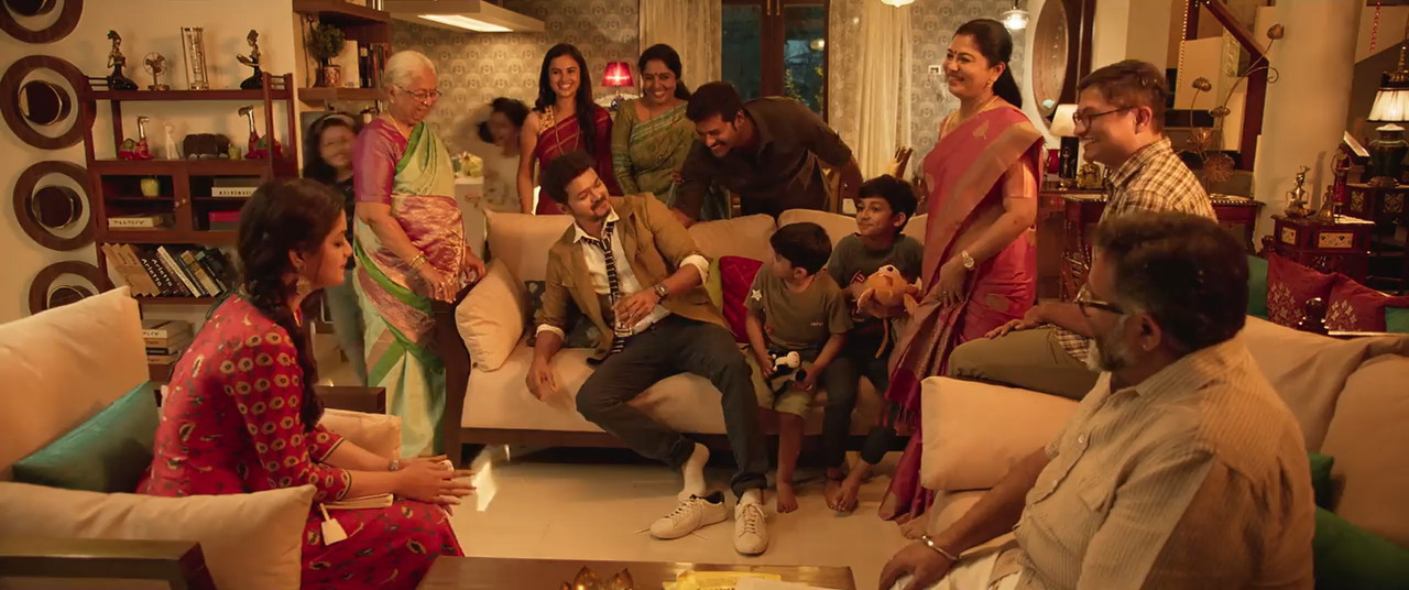 Sarkar 2018 WebRip [Tamil] 480p 720p ESub Screenshot