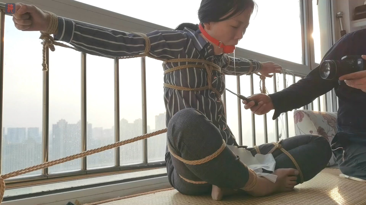 绳之韵 阳光玻璃窗内的虐欲.mp4_20210417_185137.311