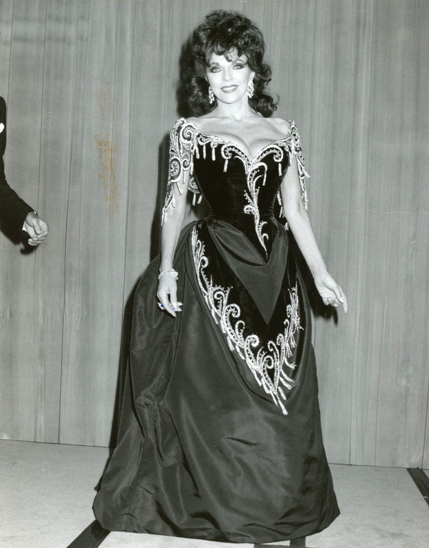 Joan_Collins_h09