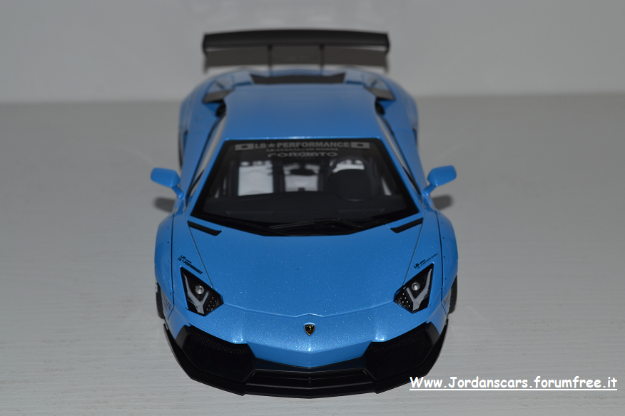 LAMBORGHINI-AVENTADOR-LB-ab