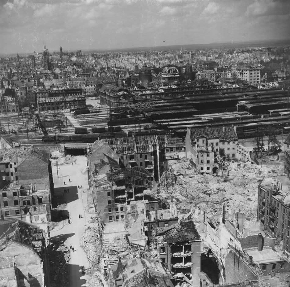 Nurnberg Nuremberg In Ruins Hauptbahnhof 1945