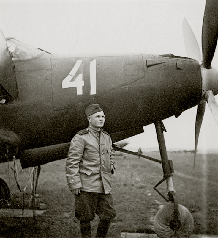 Bell-P-39-Airacobra-30GvIAP-180IAD-White-43-TI-Karlov-Belorussian-front-1944-01