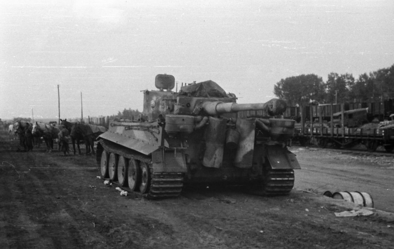 505_313_1Tiger_vermutlich_die_Ausf._H1_mit..._1943