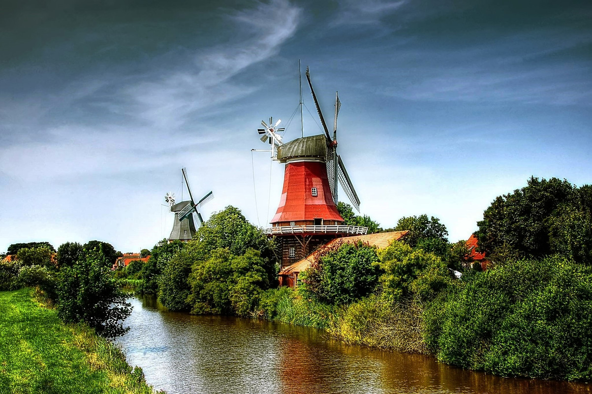 Greenandred.jpg