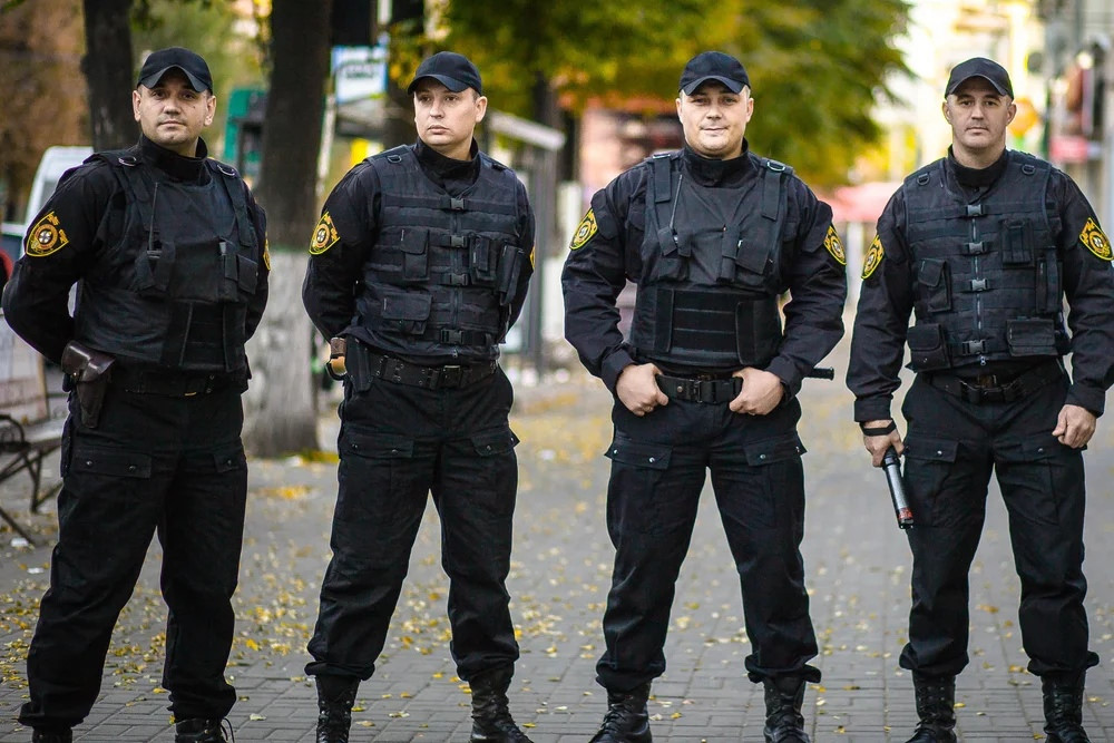 работа в охране. будет ли работать охрана. будет ли работать охрана. чоп охрана. охранник-контролер без лицензии.