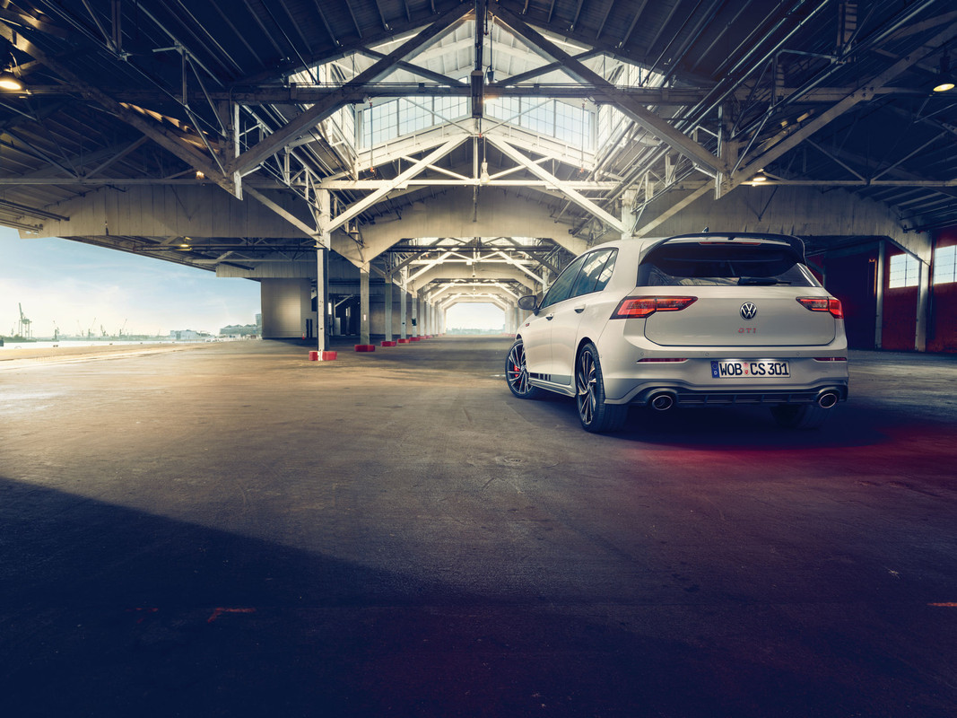 DAF37E75-936E-47FD-933A-7B1BCDD3E09B