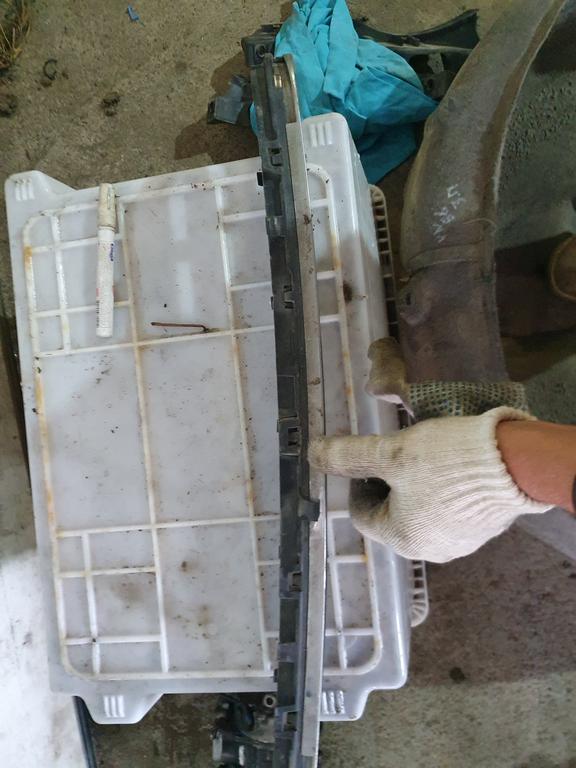 Кронштейн крепления переднего бампера