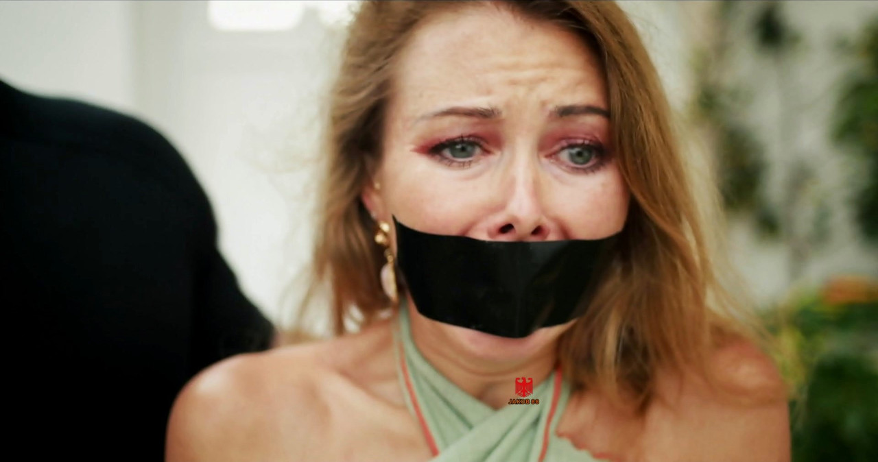 Sarah Alexandra Marks 3 - Escape 2023