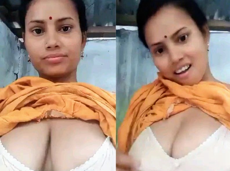 Desi wife Showing pssy closeup