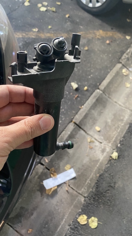 9D35B065-00E3-4749-8613-61471B0FA478